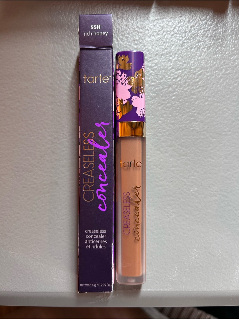 tarte Creaseless Concealer - Rich Honey - Purple & Gold Accent